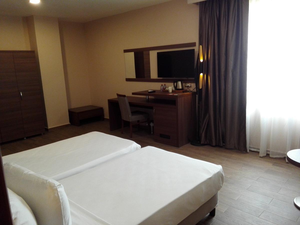 Ah Hotel And Conferences Madina Zewnętrze zdjęcie